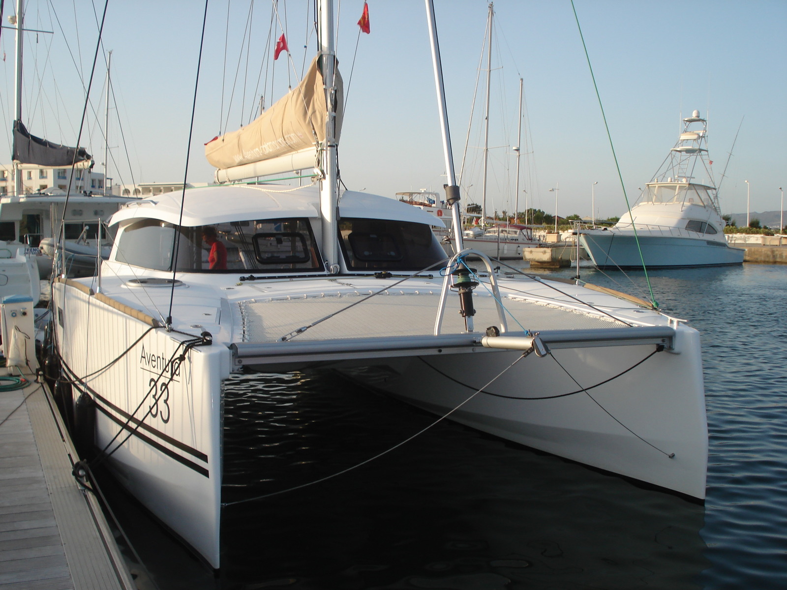 catamaran 33 ft